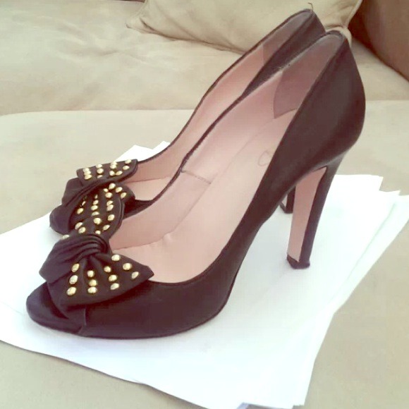 Valentino Red. Black pumps with studded bow - Picture 1 of 4