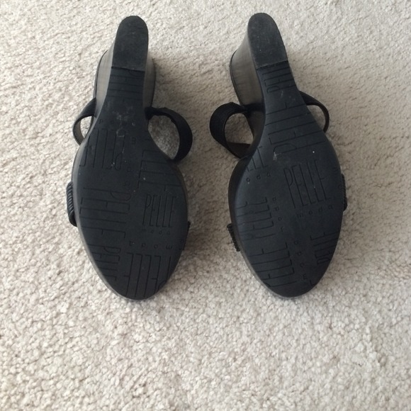PELLE MODA Black Leather Wedge Sandals - Picture 3 of 4