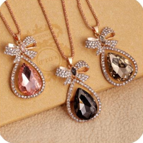 Crystal bowknot sweater chain necklace - Picture 2 of 4