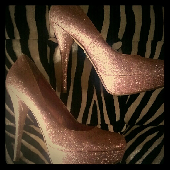 Pink glitter pumps