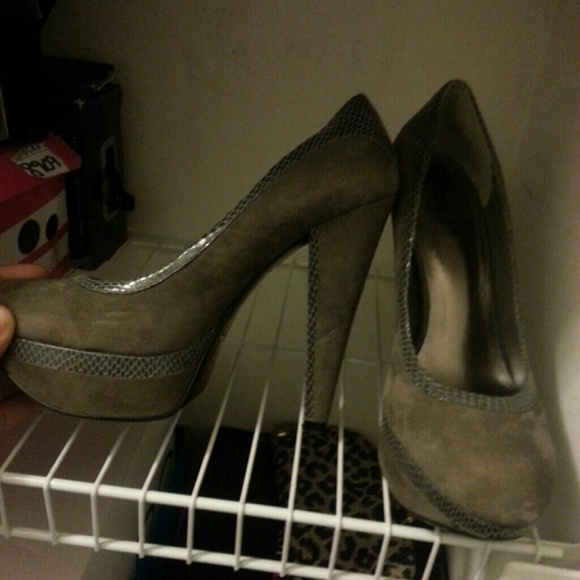 Shoes - Picture 2 of 2