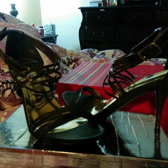 Brown heel sandals strapped - Picture 2 of 3