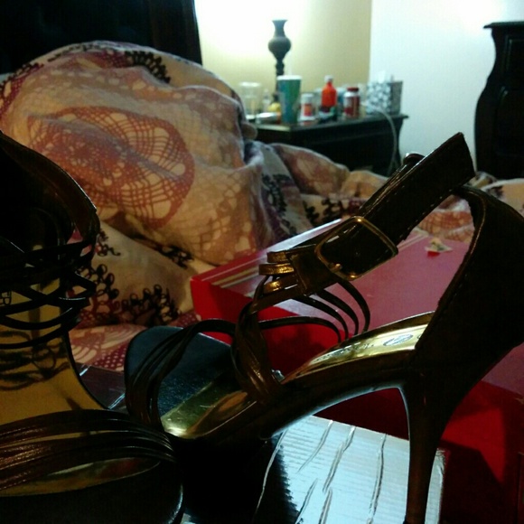 Brown heel sandals strapped - Picture 3 of 3