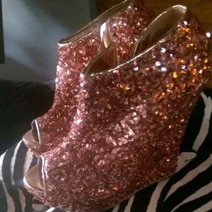 Pink sequin wedge