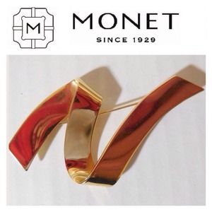 ⬇️Gold Toned Metal Zig Zag Brooch