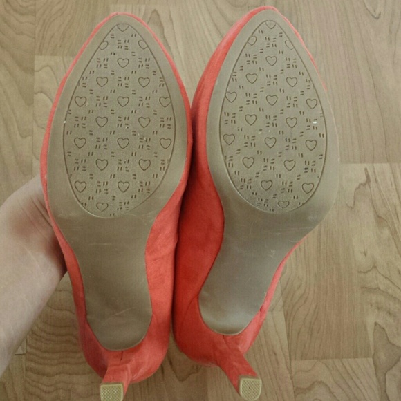 Platform Pumps - Picture 2 of 4