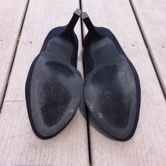 Black pumps. - Picture 4 of 4