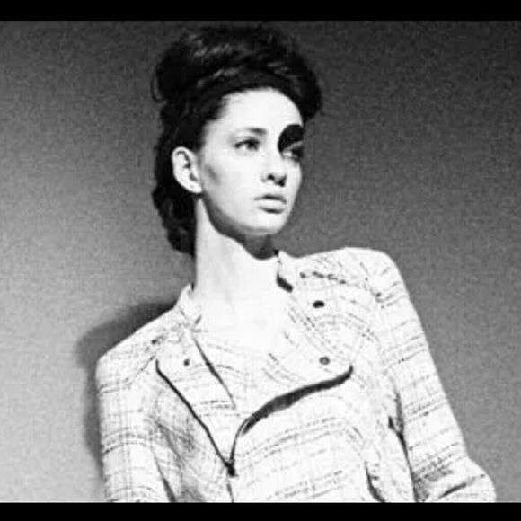 Meet your Posh Ambassador/seller/buyer!!! - Picture 3 of 5