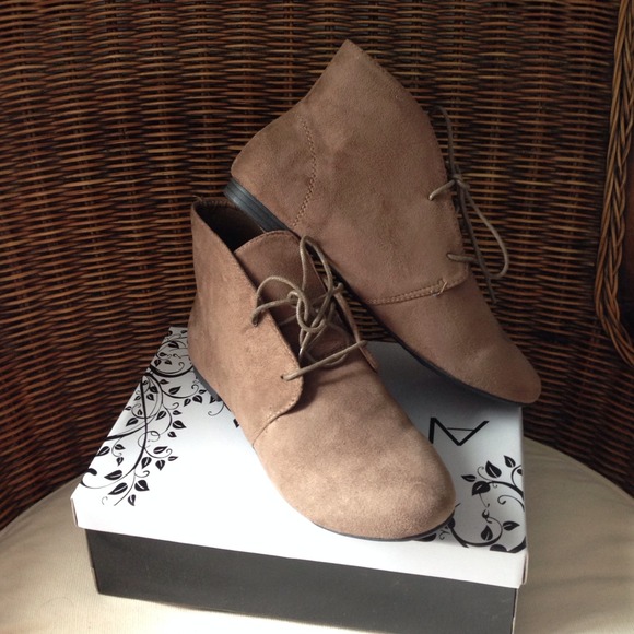 Taupe faux suede booties. Size 9 NIB