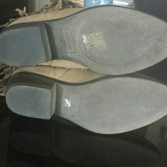 XXXXXXX SOLD NEW GC fringe boots - Picture 3 of 4