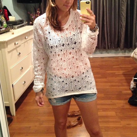 White shredded style sweater - Picture 2 of 2