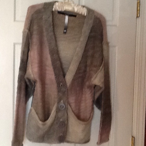 Kensie sweater size medium.