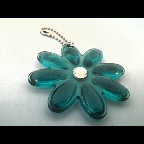 Coach kyra hangtag flower charm