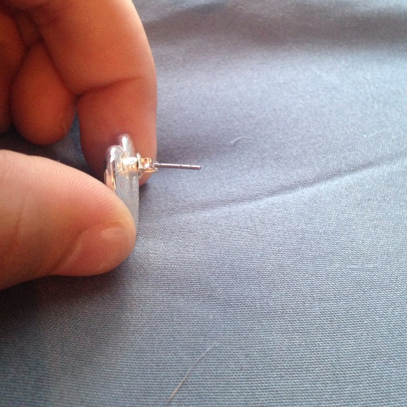 Guess earrings - Picture 2 of 2