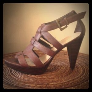 Never worn Nine-West strappy sandals