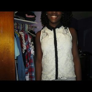 Lace Sleeveless Top