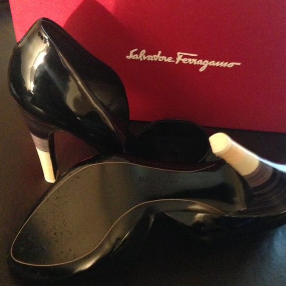 💐💕AUTHENTIC SALVATORE FERRAGAMO PEEK TOE PUMP💐 - Picture 3 of 8