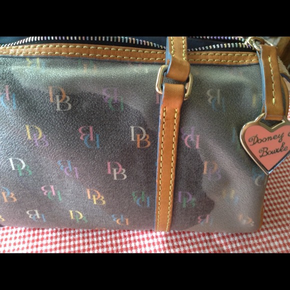 Dooney & Bourke Bag✨SOLD✨ - Picture 2 of 3