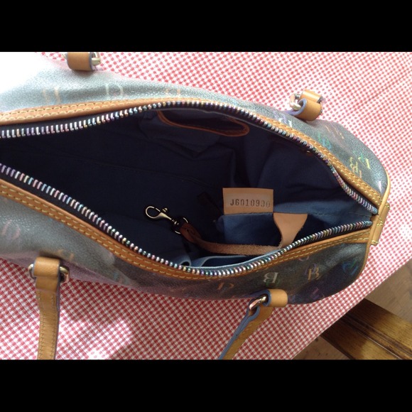 Dooney & Bourke Bag✨SOLD✨ - Picture 3 of 3