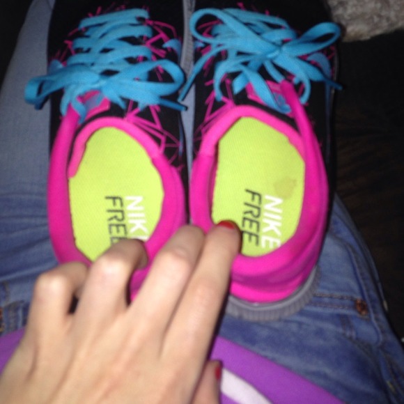 Nike frees - Picture 3 of 3