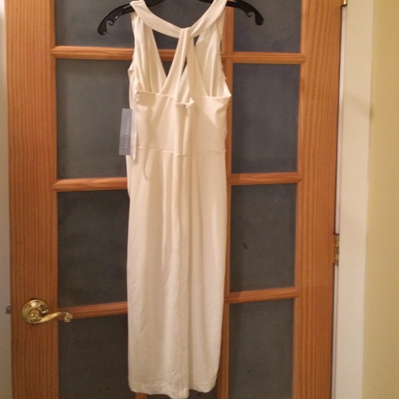 White dress - Picture 2 of 3
