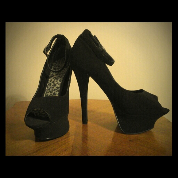 Joey O High Heel Pumps