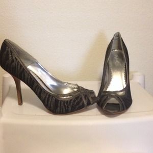 Black and grey zebra qupid heel