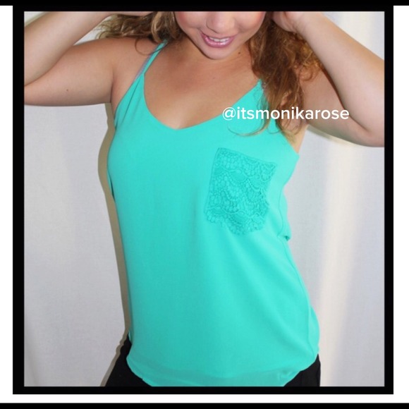 🔴SOLD🔴Teal Crochet Pocket Top - Picture 2 of 3