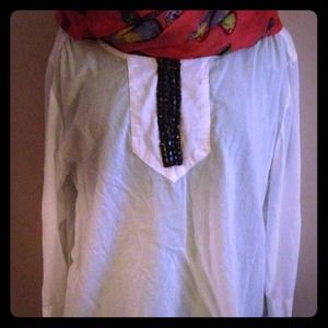 GAP classic short. Metal details in front