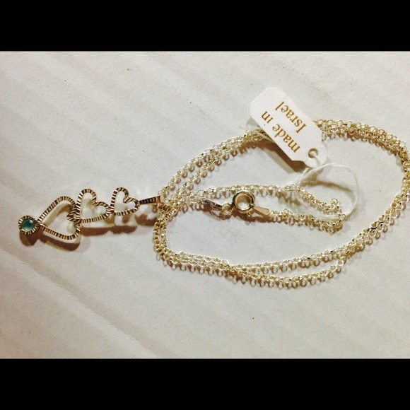 ⬇️Silver Three 💕Hearts Pendant Necklace - Picture 2 of 4