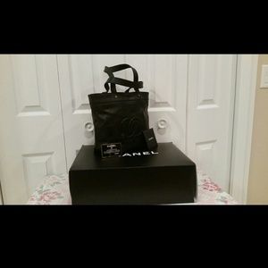 Chanel Petite Shopper Handbag