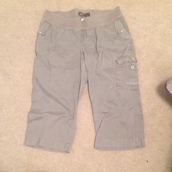 Old Navy maternity capris!