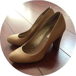 Banana Republic Tan Heels
