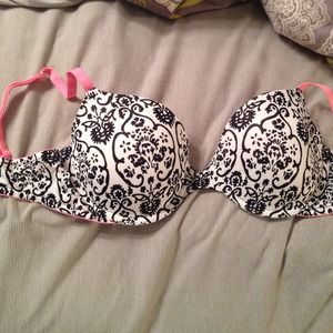 VS Pink non padded bra.