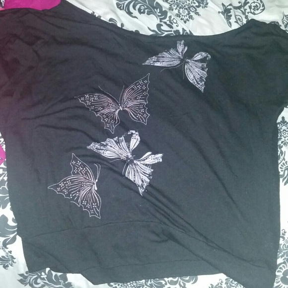 *Reduced* Butterfly off the shoulder top by Torrid