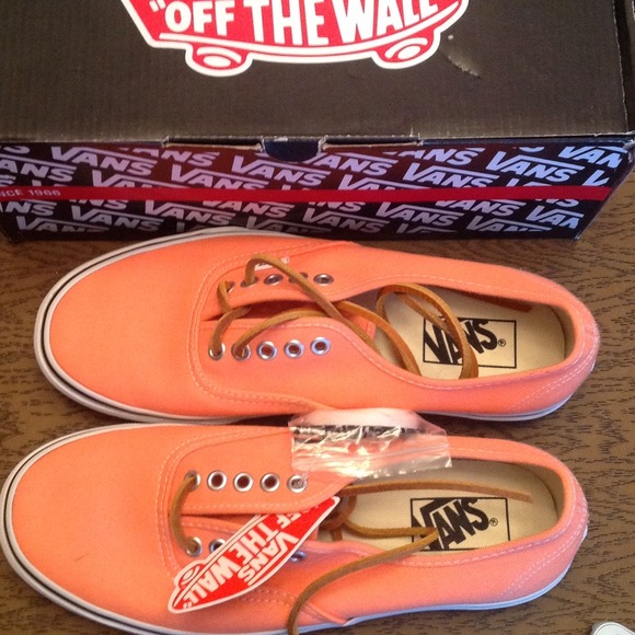 Vans Shoes - Authentic Classic Vans