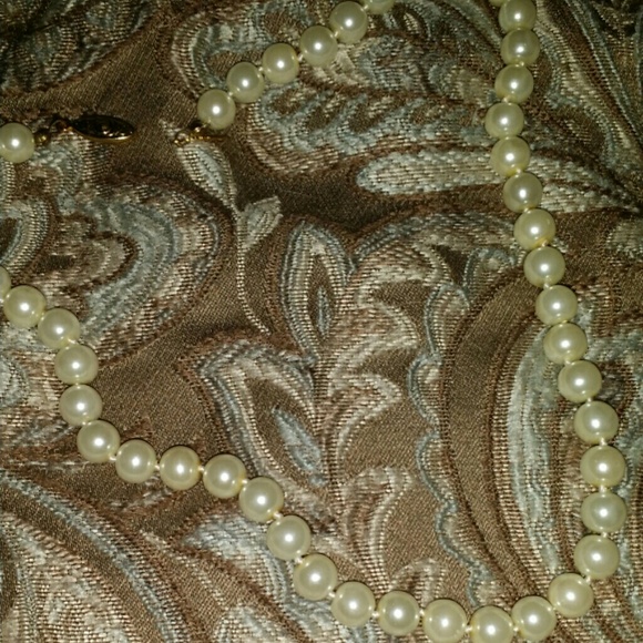 Costume Jewelry* Pearl set NWOT
