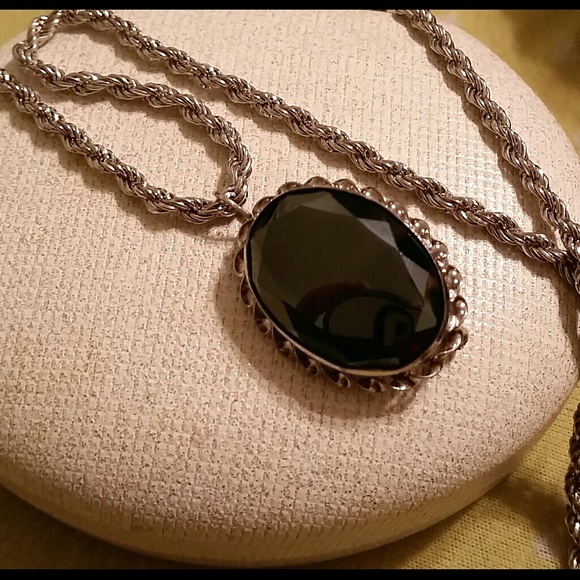 Beautiful vintage monet necklace