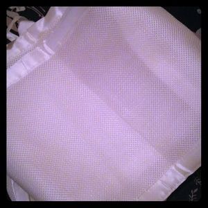 Cream colored breathable mesh baby bumper