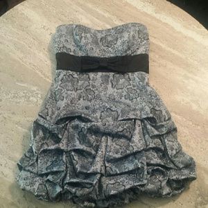 Super cute cupcake dress!