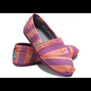 Pink / purple TOMS