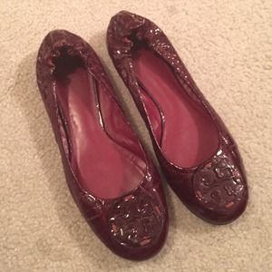 Tory Burch Reva flats in burgundy croc pattern