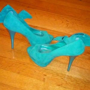 Dollhouse aqua heels