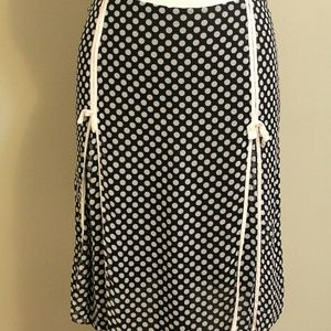 ****SOLD IN BUNDLE****Very nice polka dot skirt
