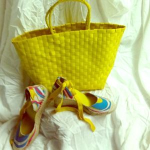 BRAND NEW YELLOW BEACH BAG ONLY!!!