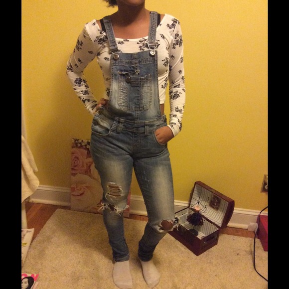 Sold - Picture 3 of 4