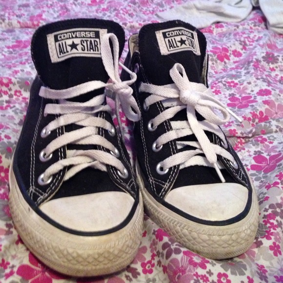 Black converse Allstate low tops