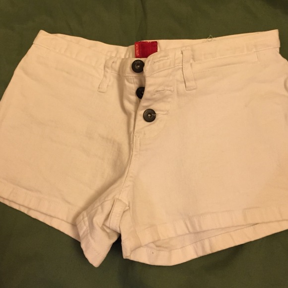 White shorts by Tilt