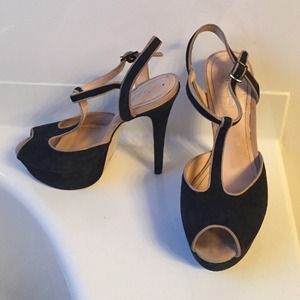 Aldo peep toe pumps