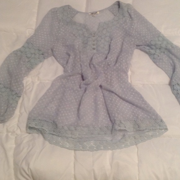 Baby blue flowy top size medium